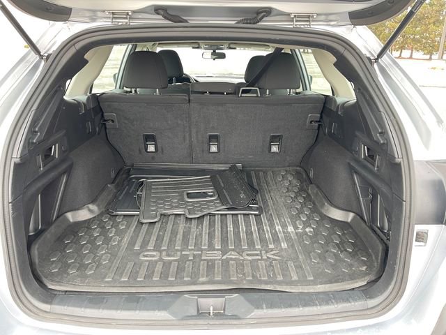 Used 2023 Subaru Outback 2.5i Premium image 19
