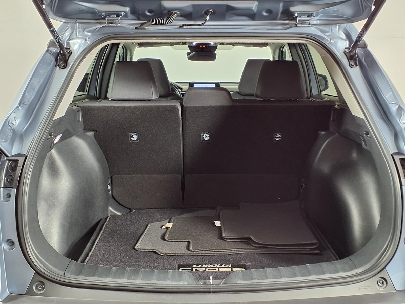 Used 2024 Toyota Corolla Cross LE image 14