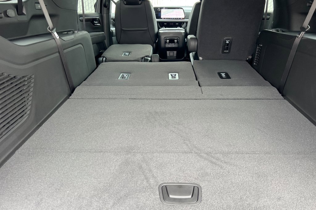 New 2026 Chevrolet Suburban Z71 image 13