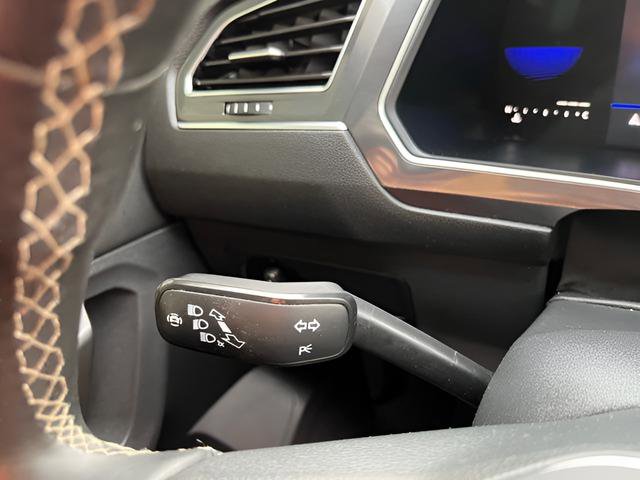 Used 2022 Volkswagen Tiguan SE image 16