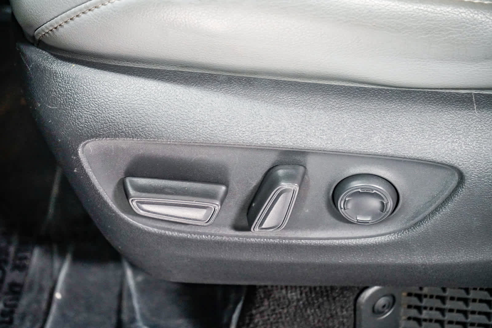 Used 2021 Toyota Sienna Limited image 24