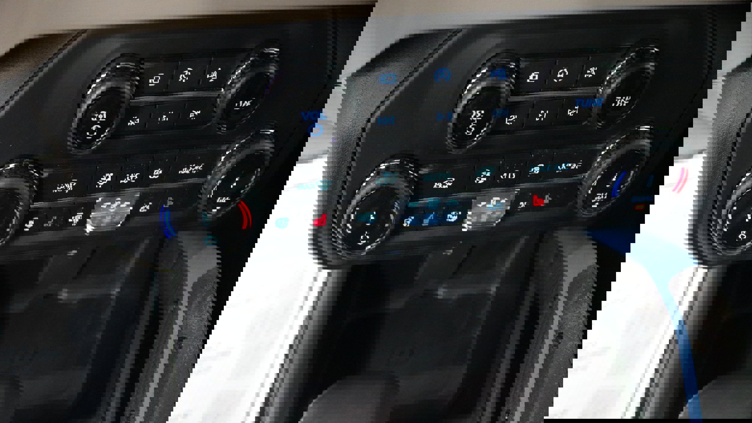 Used 2022 Ford Bronco Wildtrak image 21