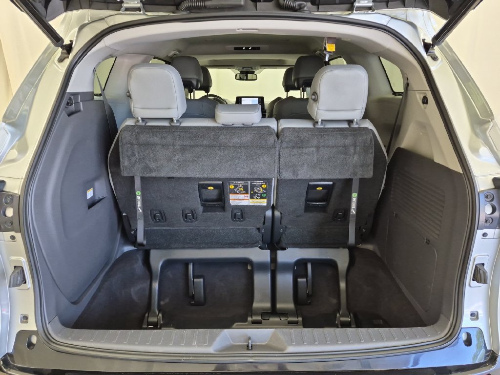 Used 2021 Toyota Sienna Limited AWD/4WD image 29