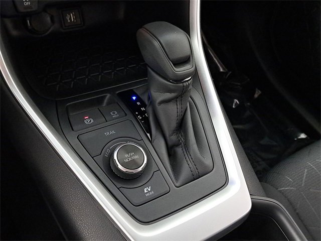 Used 2025 Toyota RAV4 XLE image 30