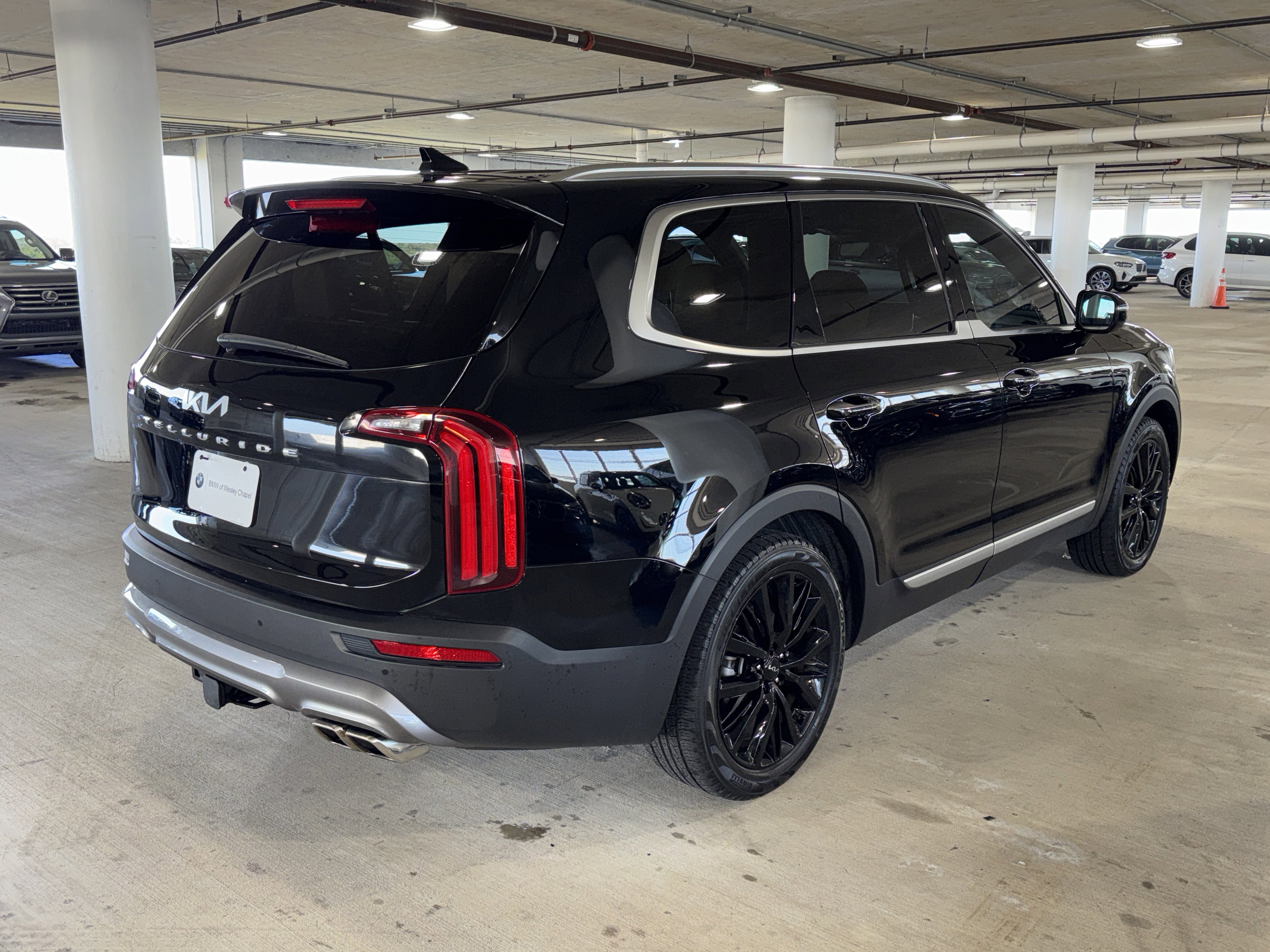 Used 2022 Kia Telluride SX w/ Towing Package image 8