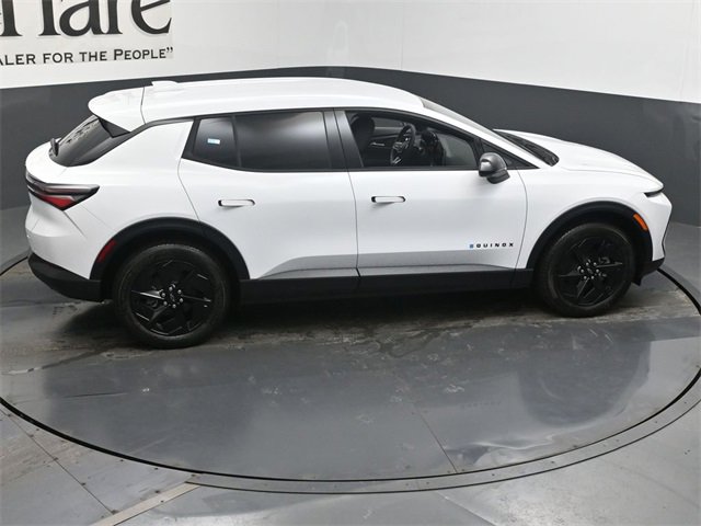 New 2026 Chevrolet Equinox EV LT image 17