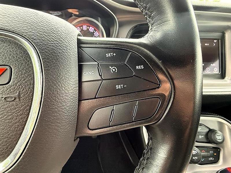 Used 2022 Dodge Challenger SXT RWD image 28