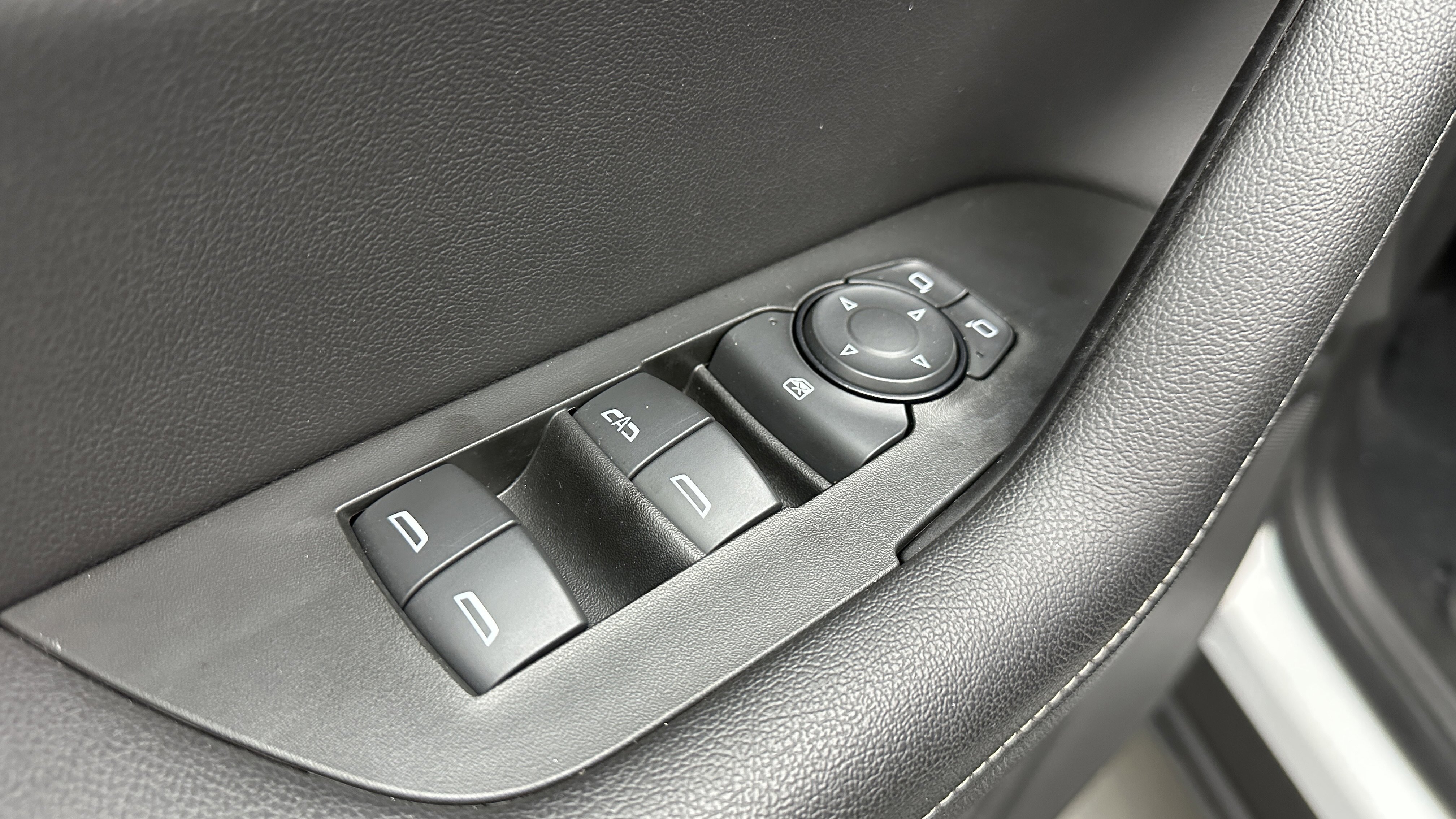 Used 2023 Chevrolet Blazer LT image 12