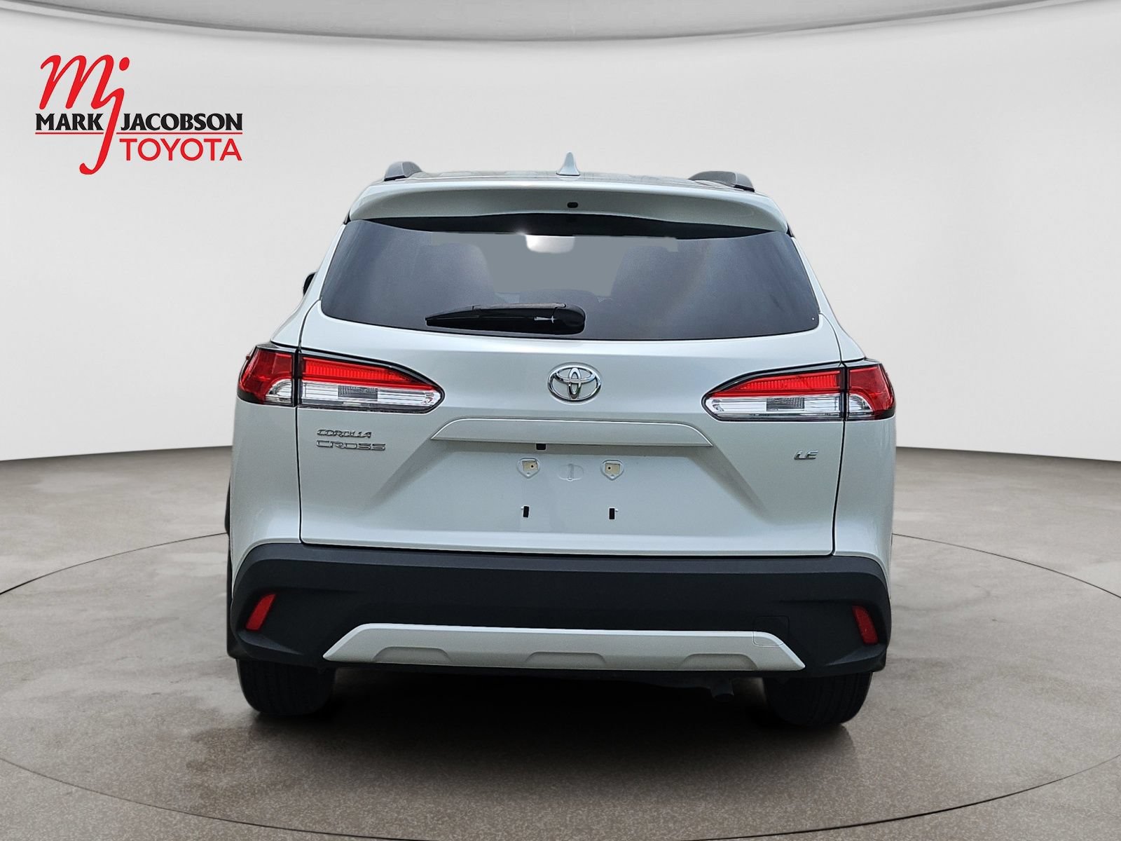 Used 2024 Toyota Corolla Cross LE w/ Moonroof Package FWD image 11