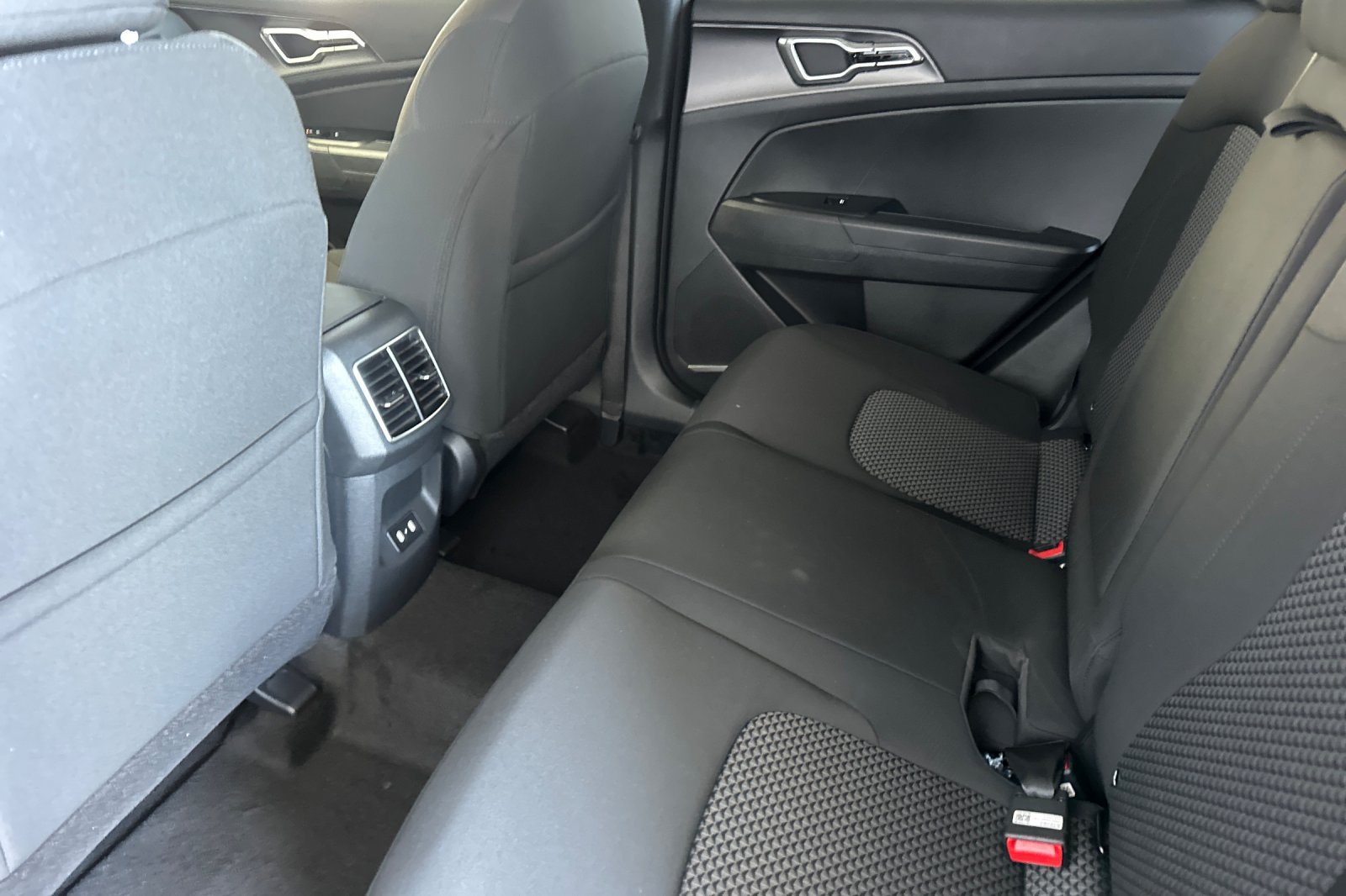 New 2027 Kia Sportage LX FWD image 12