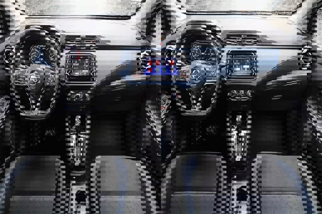 Used 2023 Nissan Versa SV image 12