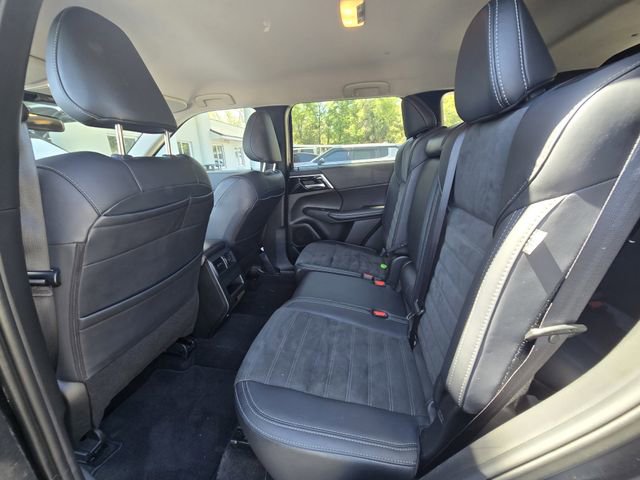 Used 2024 Mitsubishi Outlander SE image 8