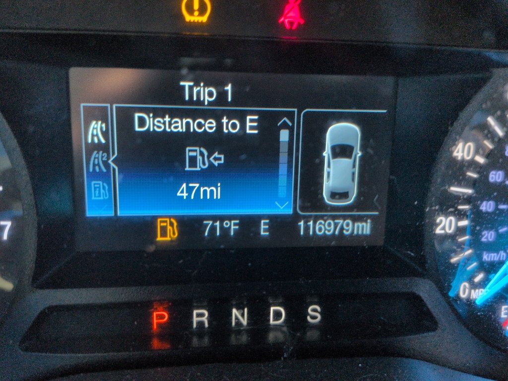 Used 2015 Ford Fusion SE FWD image 18