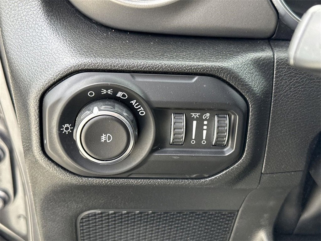 Used 2022 Jeep Wrangler Unlimited Sport image 16