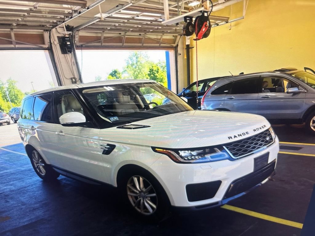 Used 2018 Land Rover Range Rover Sport SE AWD/4WD image 4