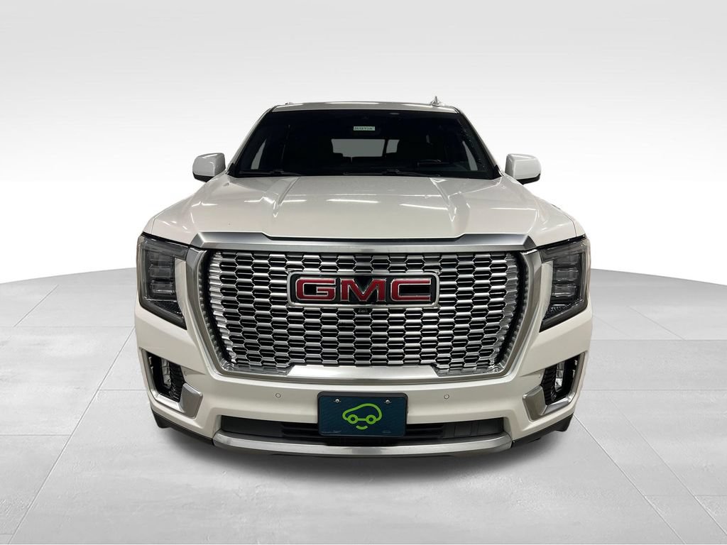 Certified 2021 GMC Yukon Denali w/ Denali Premium Package AWD/4WD image 4