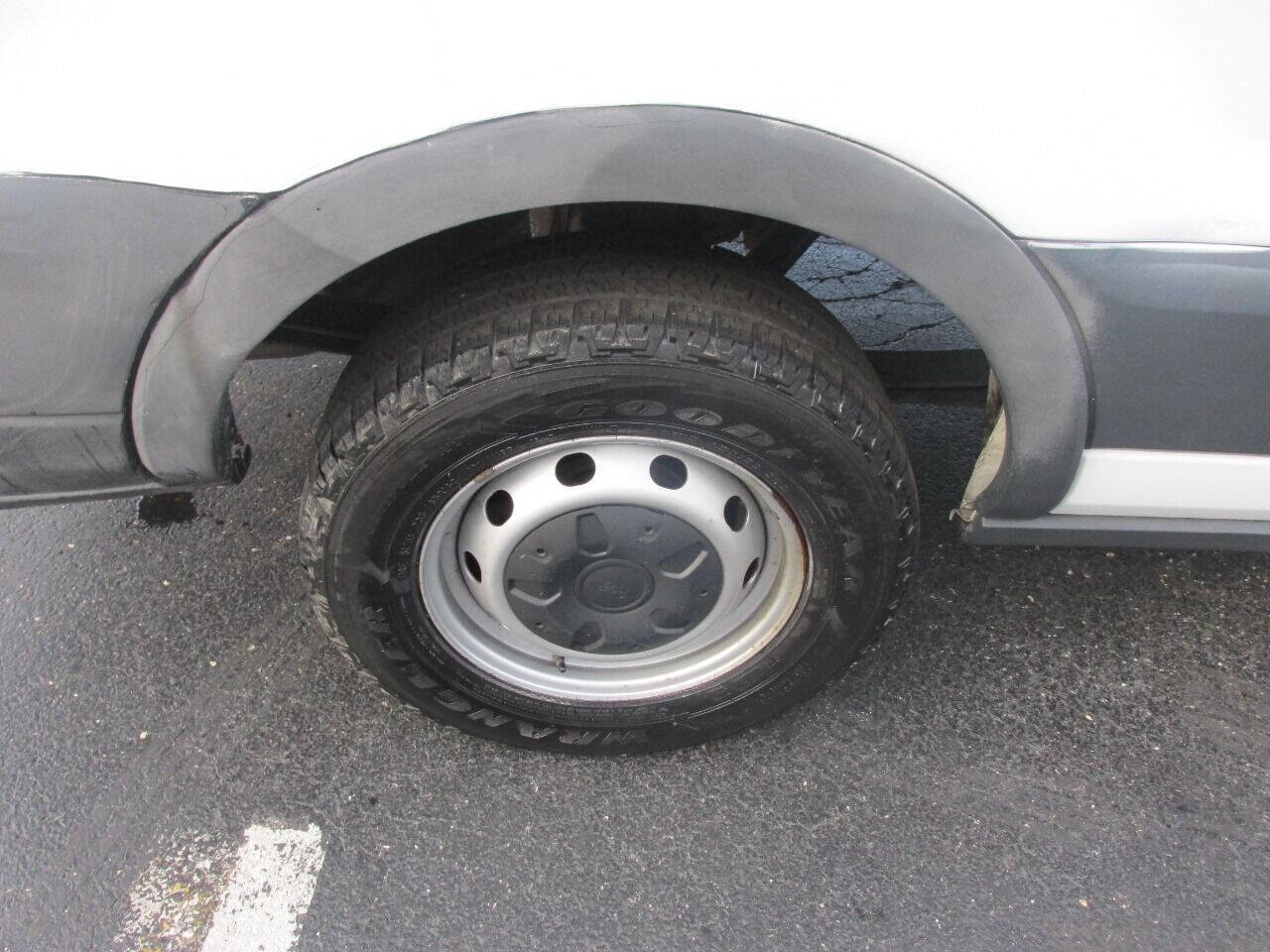 Used 2018 Ford Transit 250 148 Medium Roof image 43