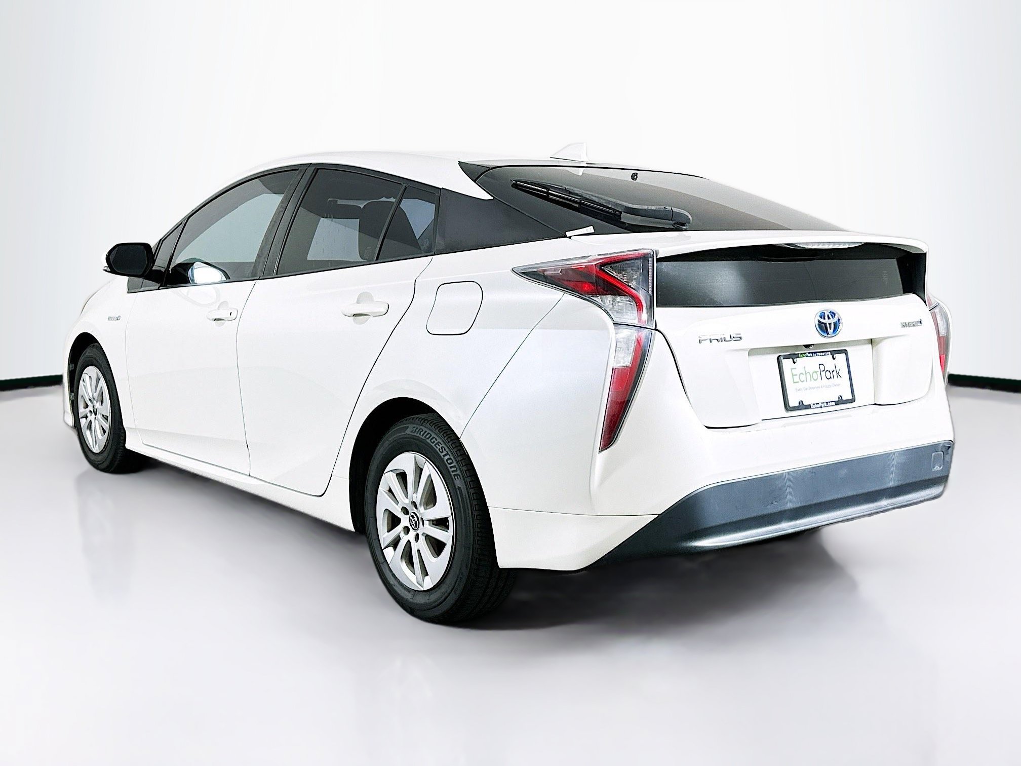 Used 2016 Toyota Prius Two FWD image 5