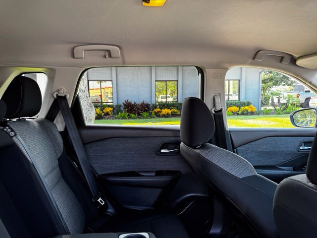Used 2021 Nissan Rogue SV FWD image 12