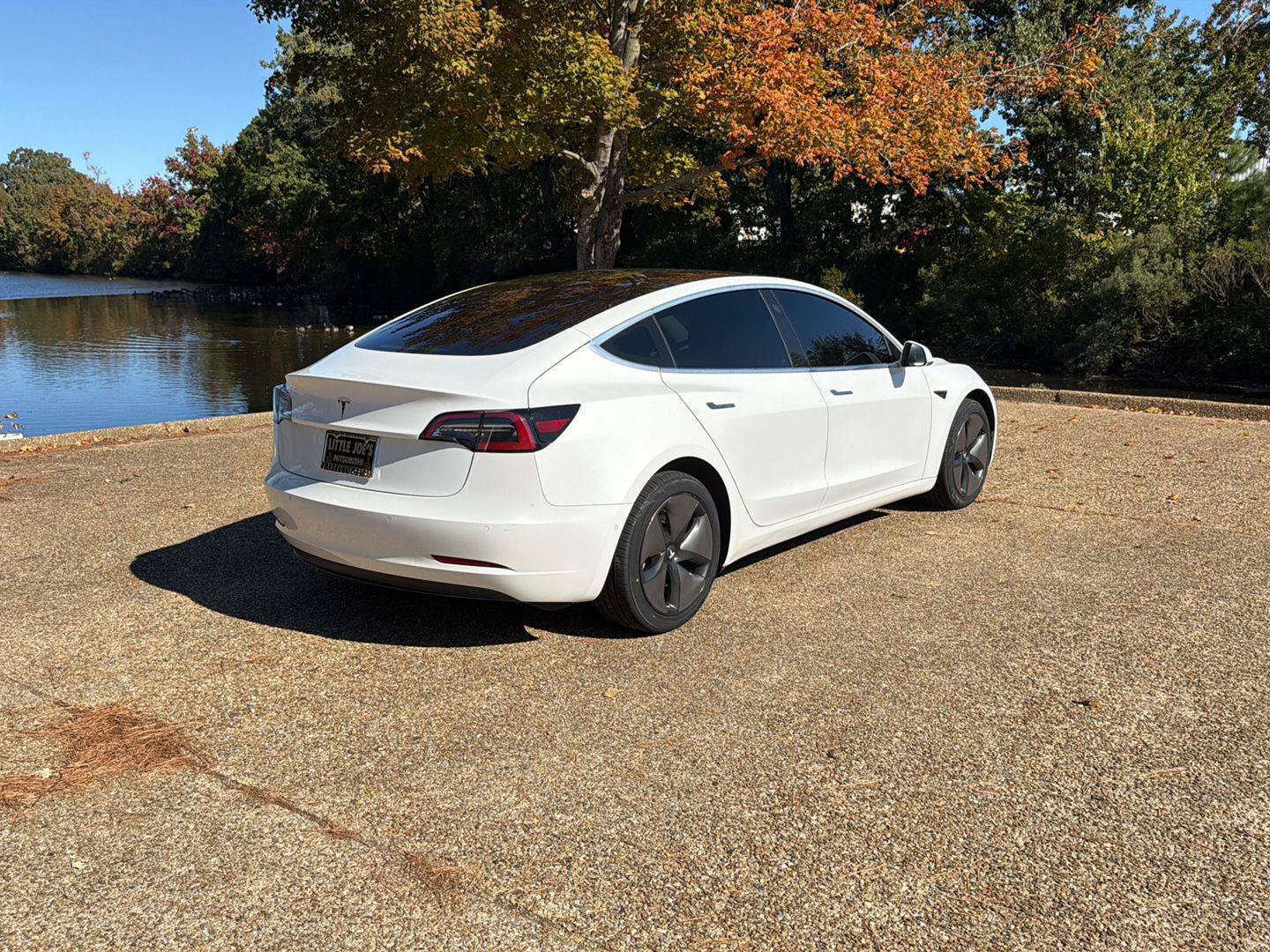 Used 2018 Tesla Model 3 Long Range RWD image 4
