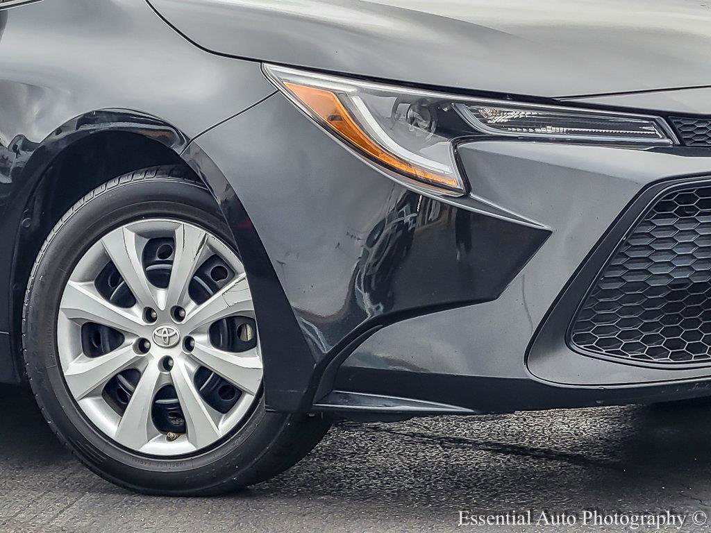 Used 2022 Toyota Corolla LE image 3