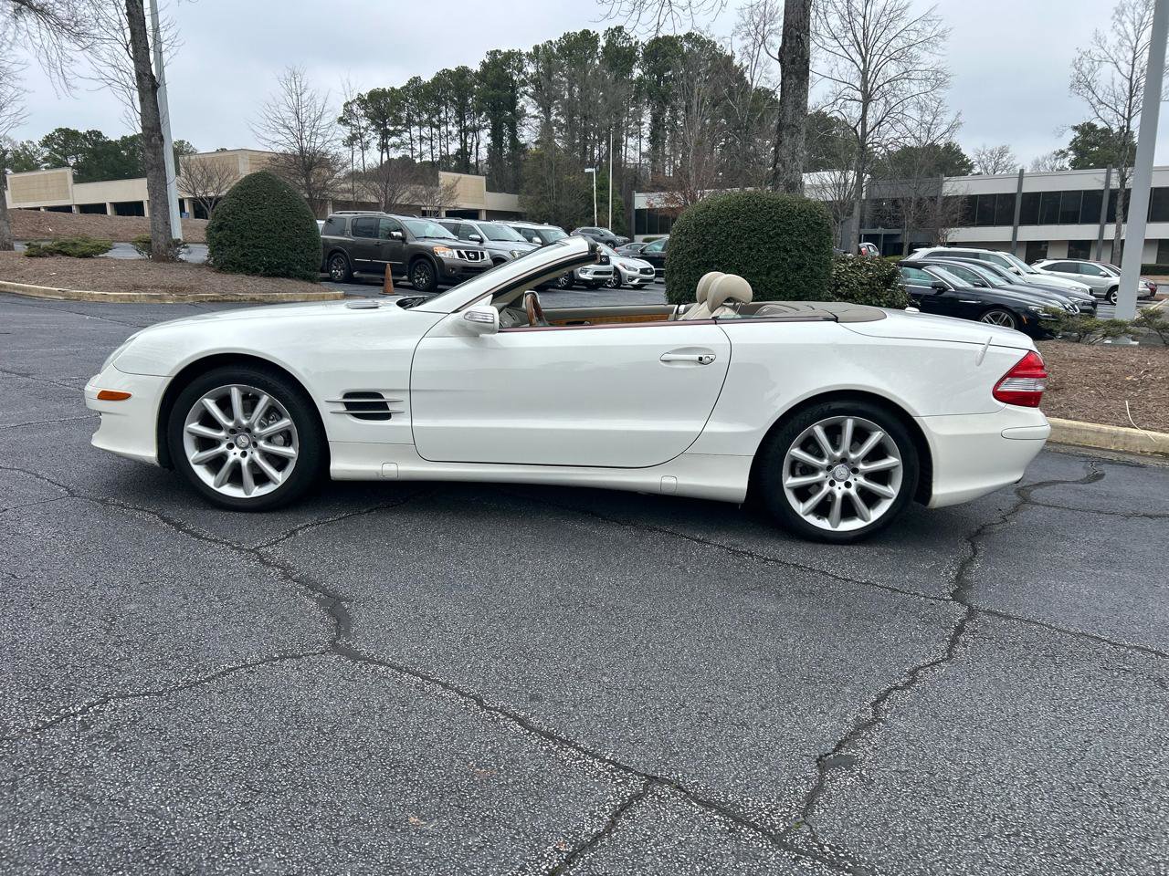 Used 2008 Mercedes-Benz SL 550 image 3