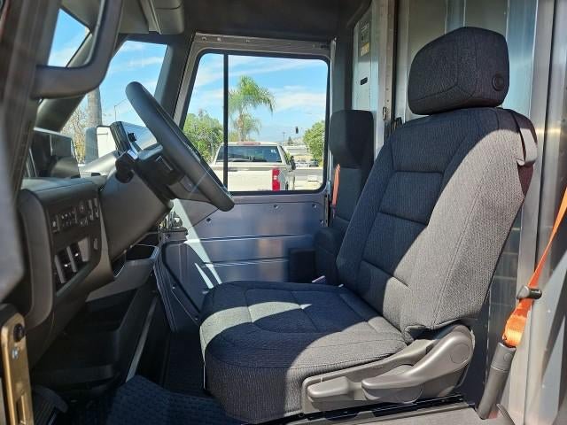 New 2025 Chevrolet Brightdrop 400 w/ Power Door Package AWD/4WD image 19