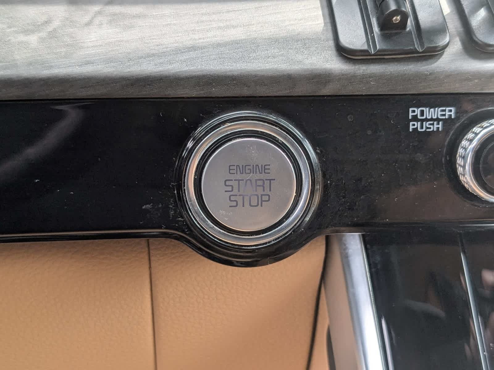 Used 2024 Kia Carnival EX FWD image 26