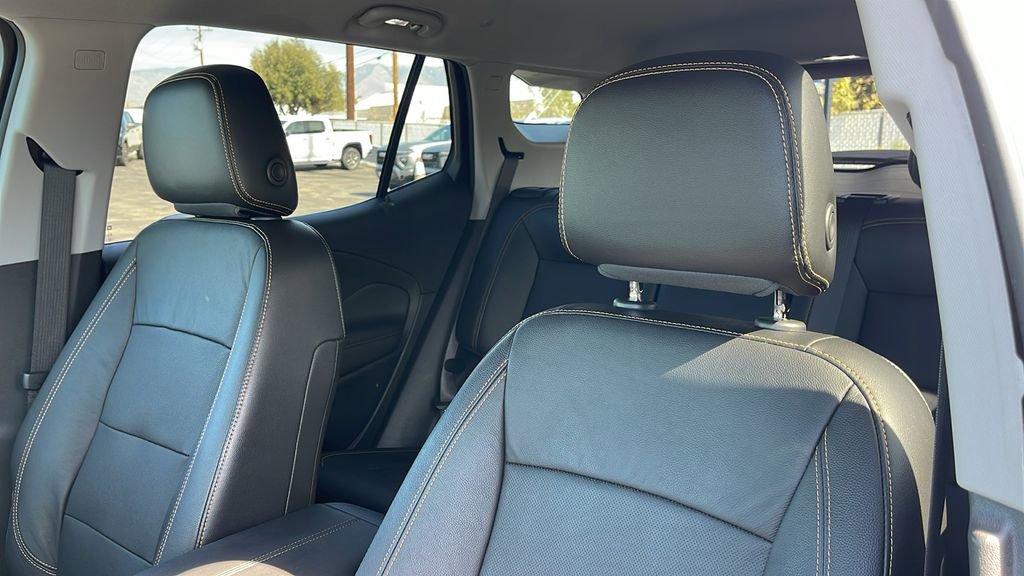 Used 2021 GMC Terrain SLT w/ Elevation Edition image 12