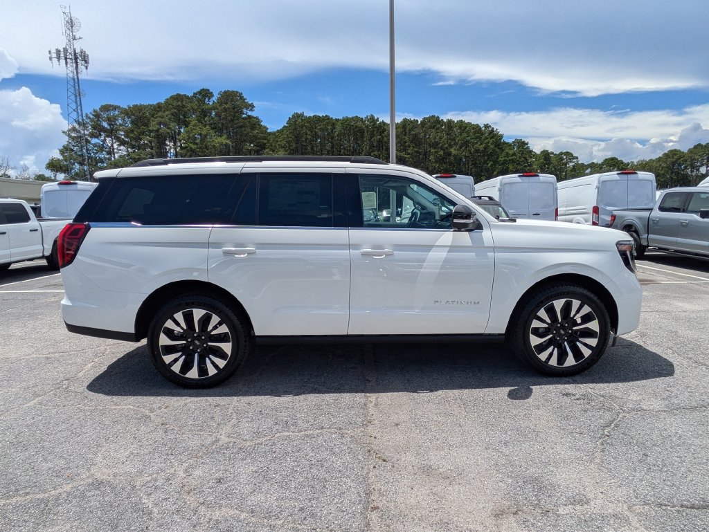 New 2027 Ford Expedition Platinum w/ Driver's Package RWD image 3