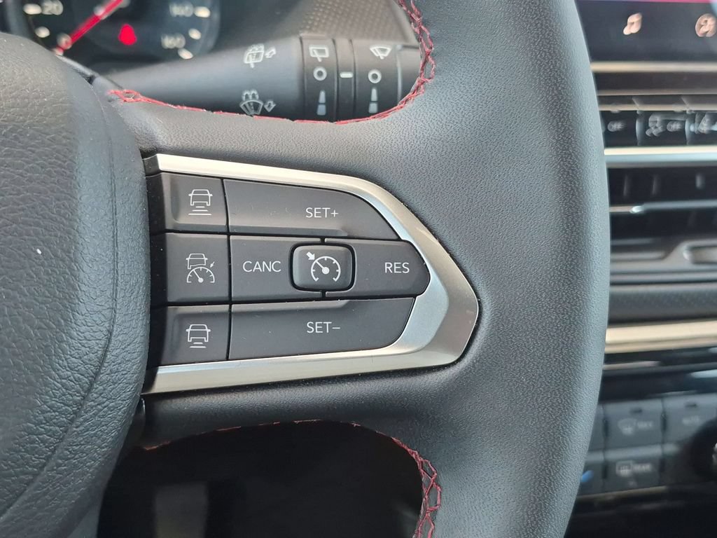 Used 2025 Jeep Compass Trailhawk AWD/4WD image 22