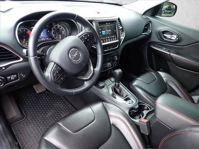 Used 2019 Jeep Cherokee Trailhawk w/ Comfort/Convenience Group AWD/4WD image 9