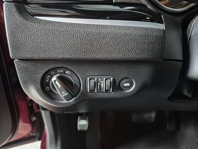 Used 2021 Chrysler 300 S RWD image 17
