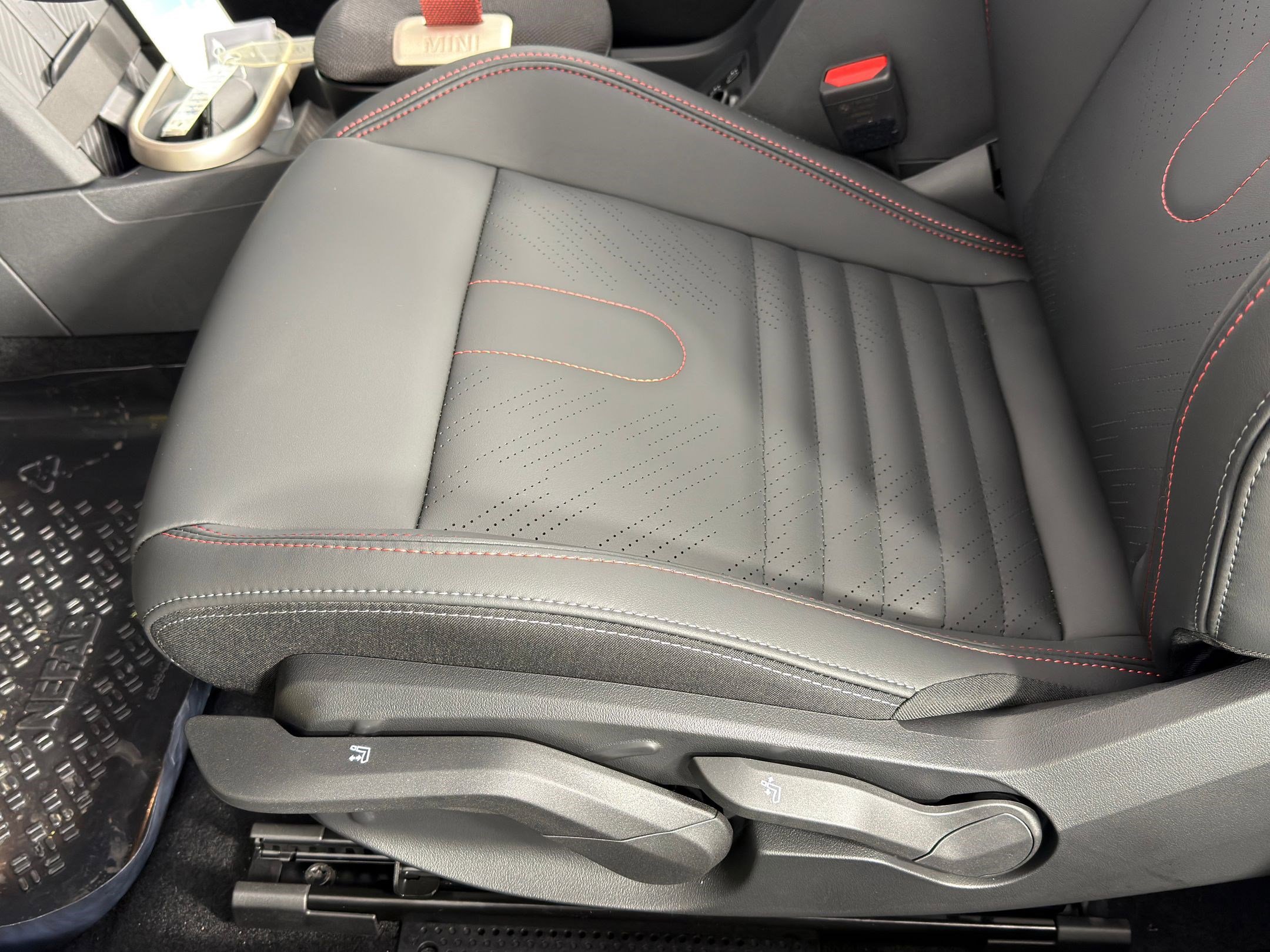 New 2026 MINI Cooper S image 30