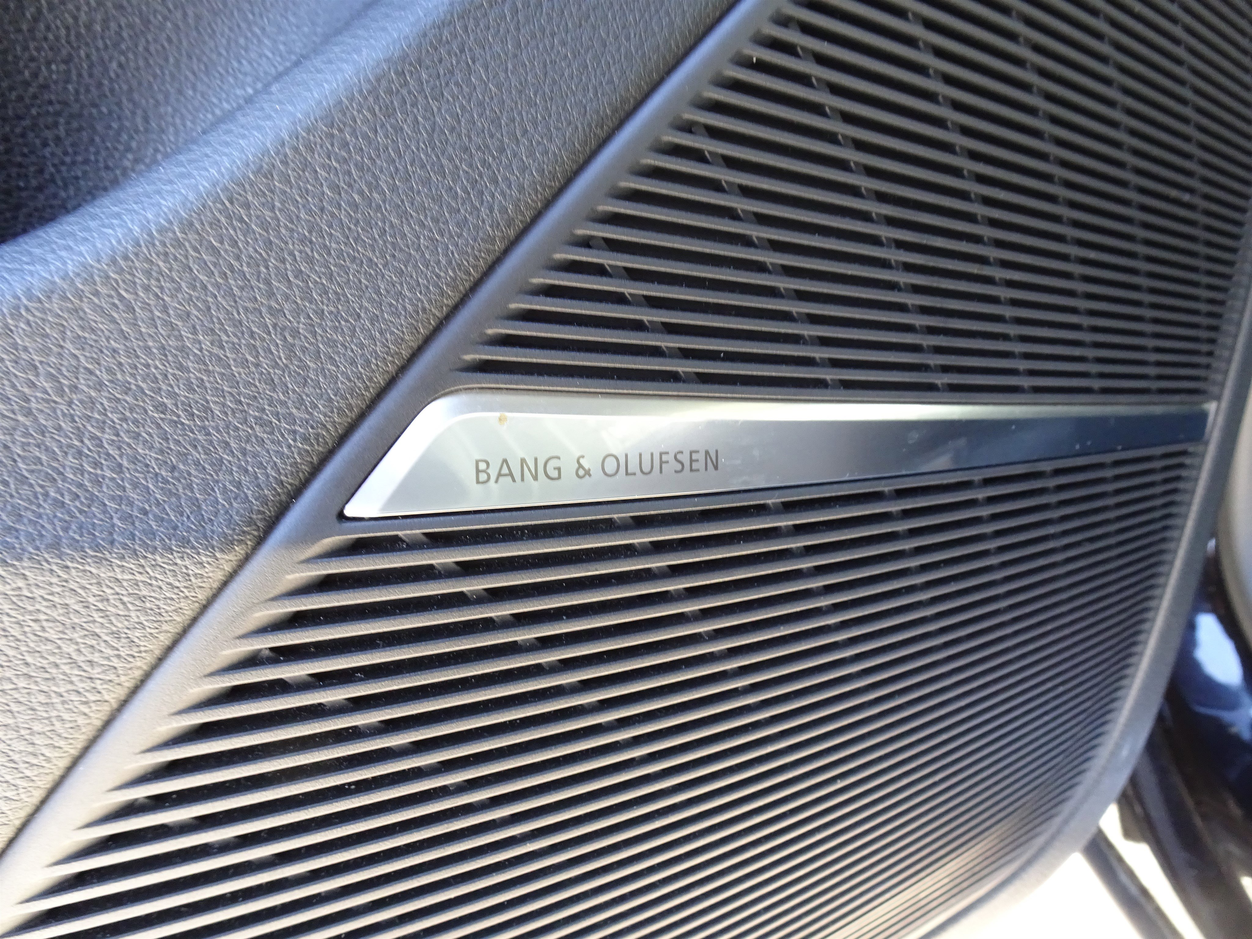 Used 2019 Audi Q8 Premium Plus w/ Premium Plus image 18