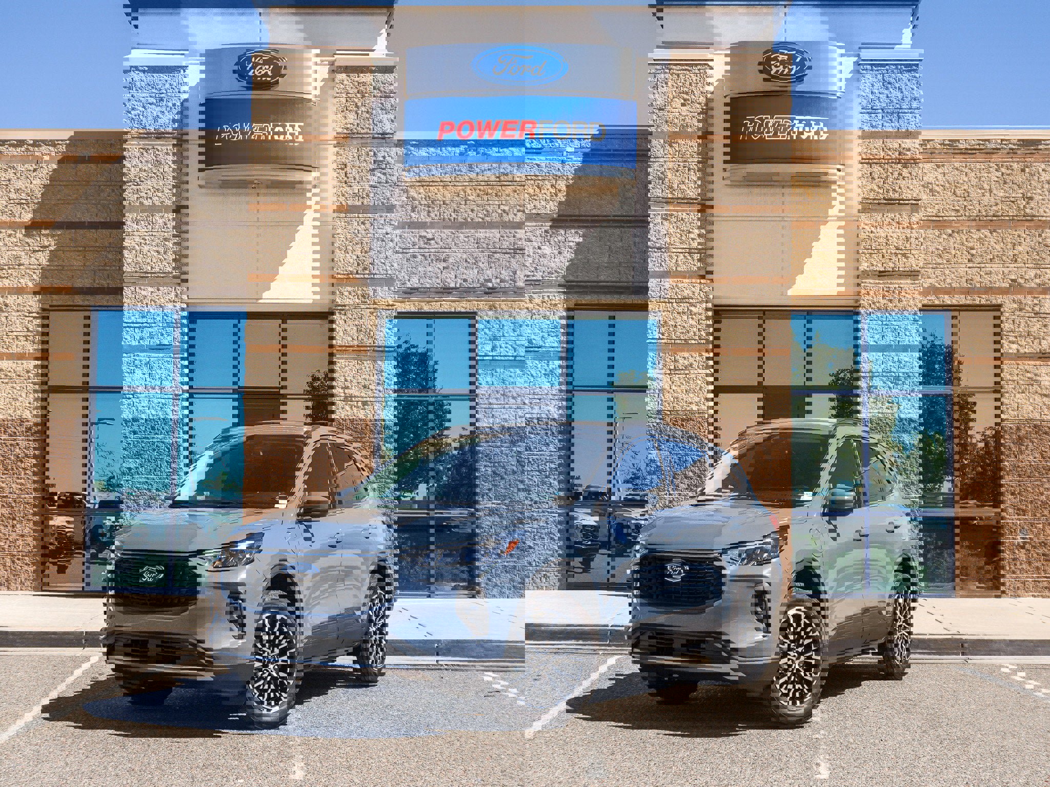 New 2025 Ford Escape SE w/ Class II Trailer Tow Package image 2