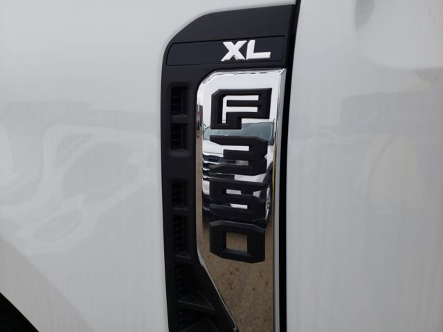 New 2025 Ford F350 XL w/ XL Chrome Package image 25