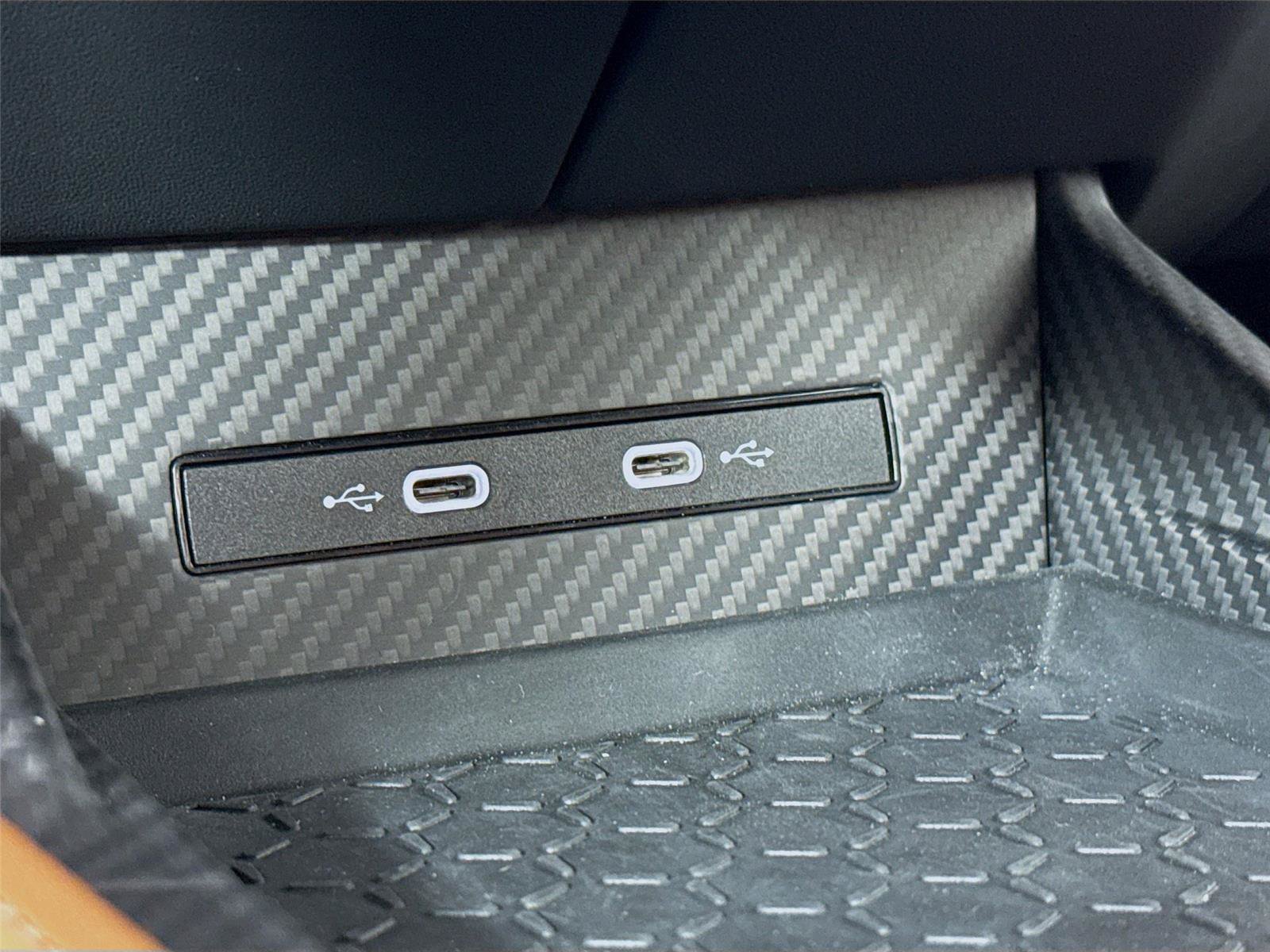 Used 2024 Lamborghini Revuelto AWD/4WD image 18