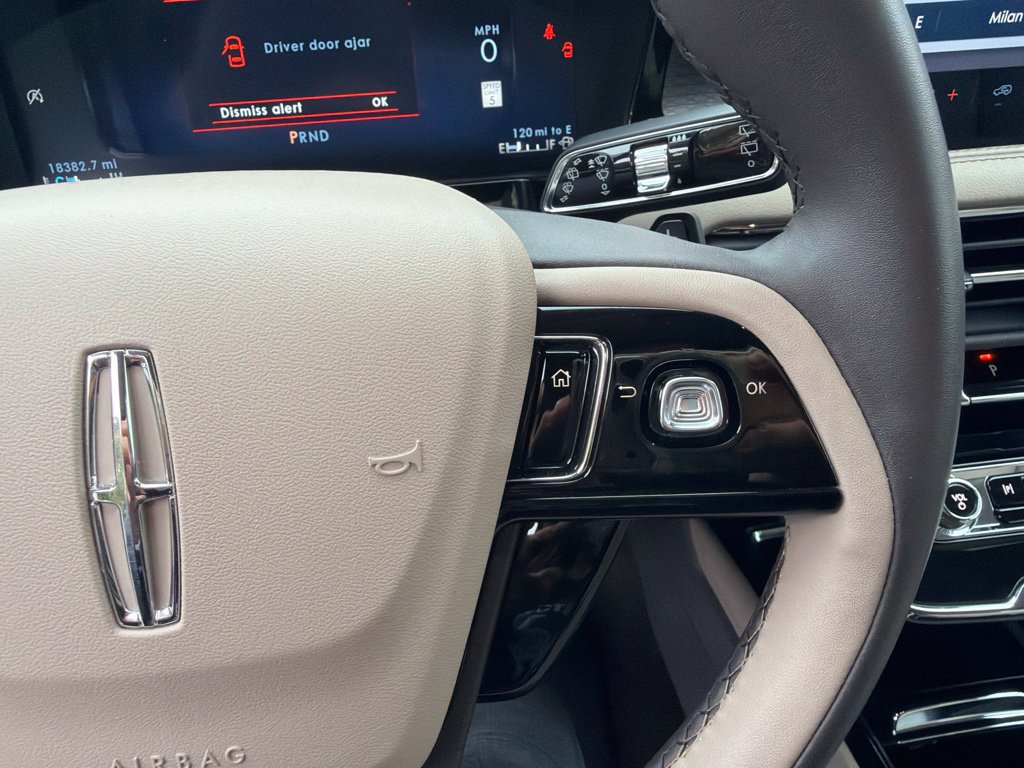 Used 2023 Lincoln Corsair AWD image 22