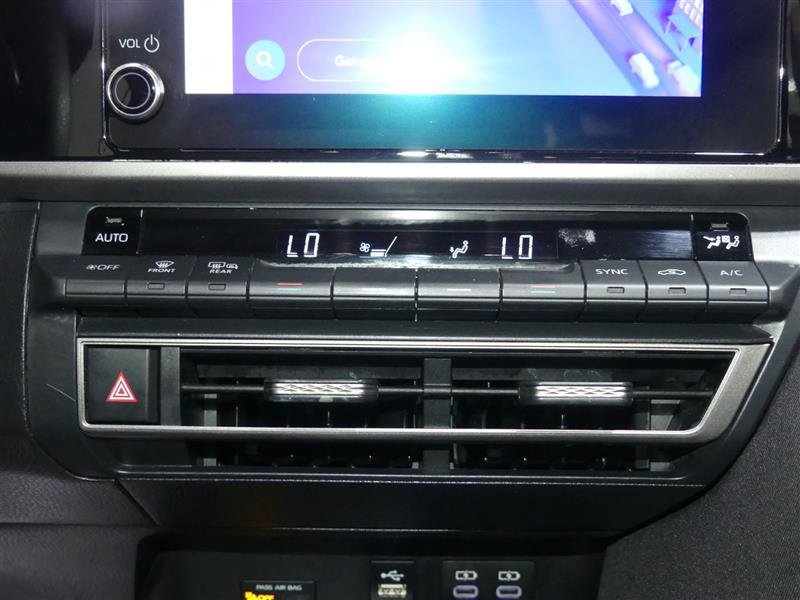 Used 2025 Toyota Camry LE image 37