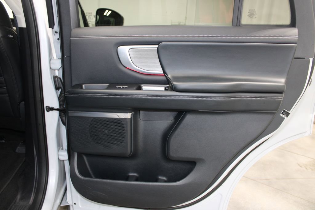 Used 2025 Ford Expedition Platinum AWD/4WD image 38