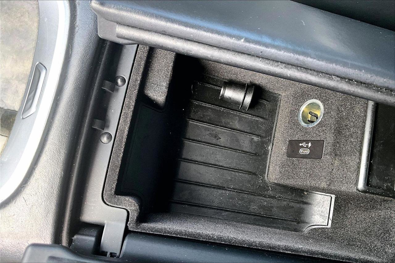 Used 2020 BMW 750i xDrive w/ M Sport Package image 16