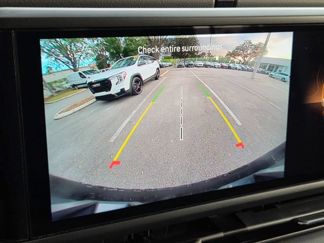 Used 2025 Jeep Wrangler Unlimited Sahara AWD/4WD image 31