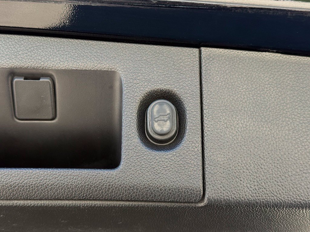 Used 2016 Chevrolet Suburban LTZ AWD/4WD image 19