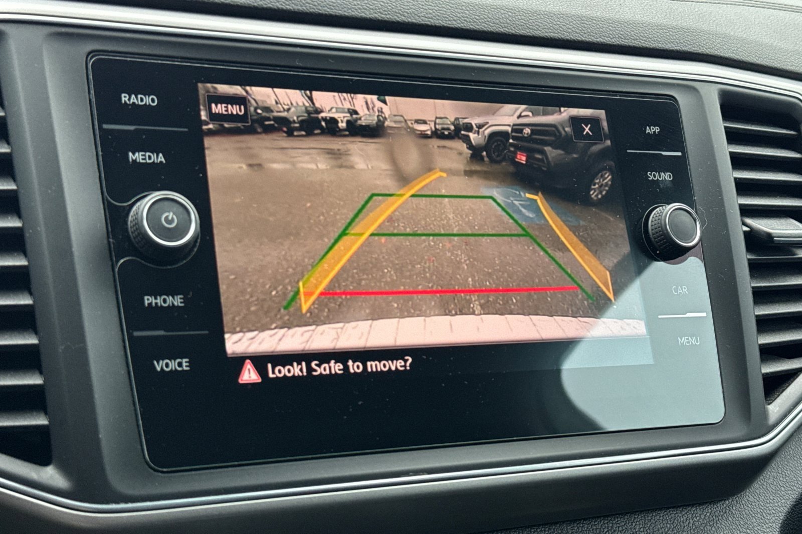 Used 2018 Volkswagen Atlas SE image 22