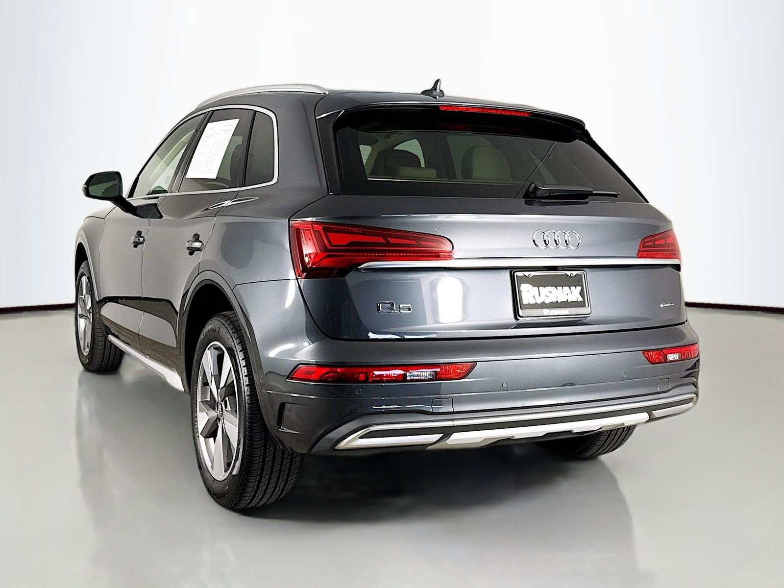 Used 2023 Audi Q5 2.0T Premium w/ Convenience Package image 5