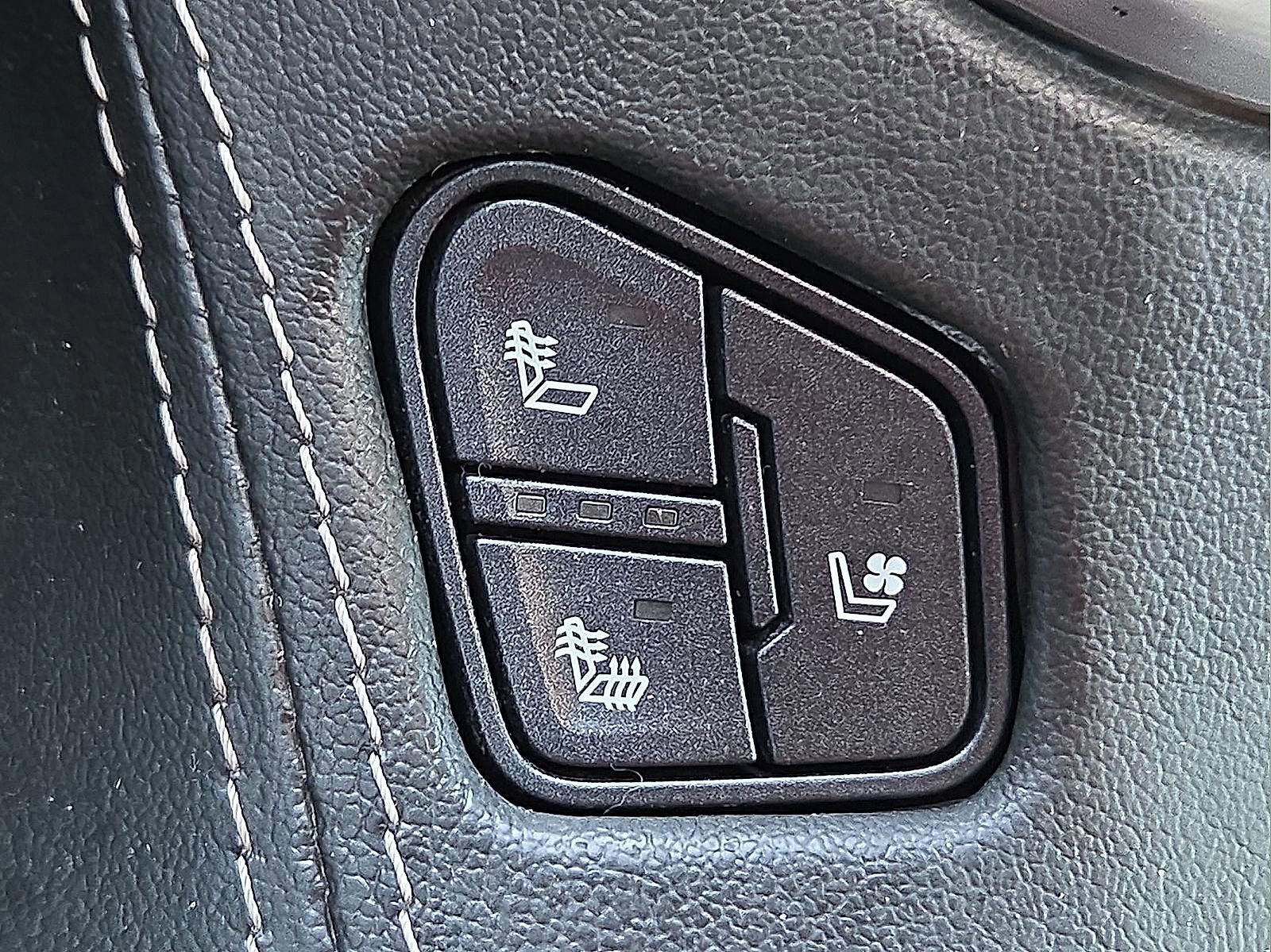 Used 2020 GMC Yukon XL SLT image 19