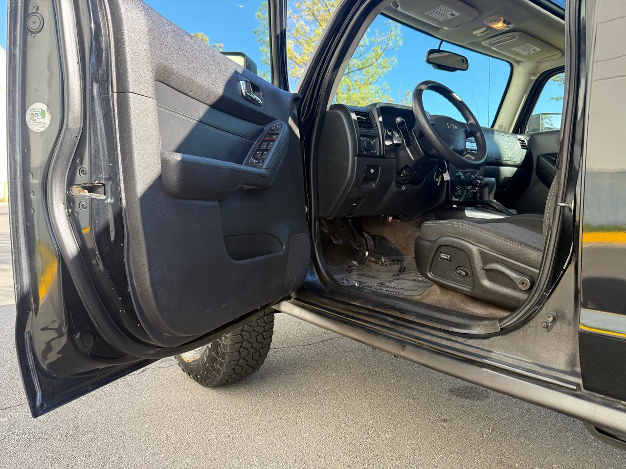 Used 2010 HUMMER H3 Adventure image 17