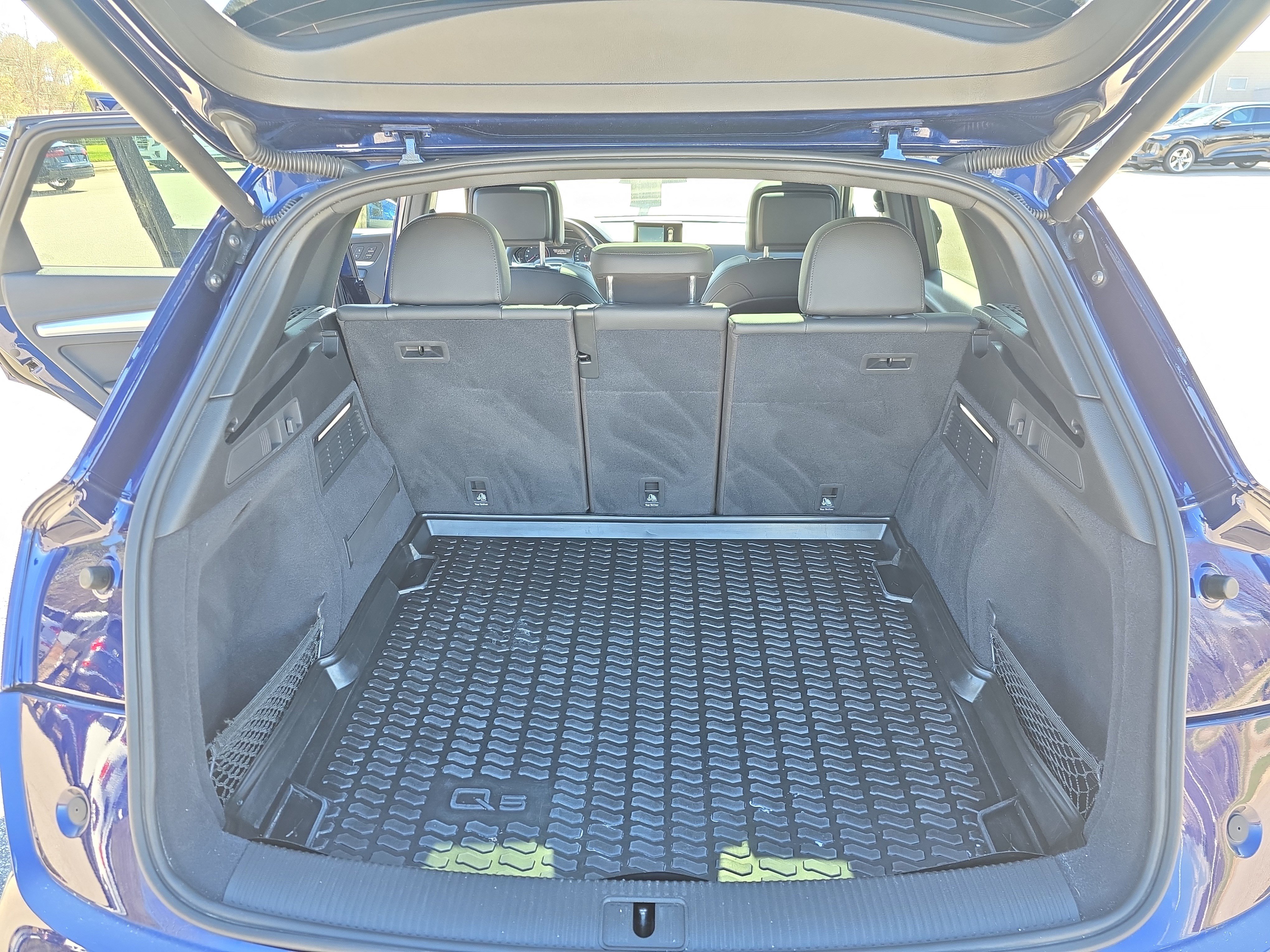 Used 2020 Audi Q5 2.0T Premium w/ Titanium Sport Package image 12