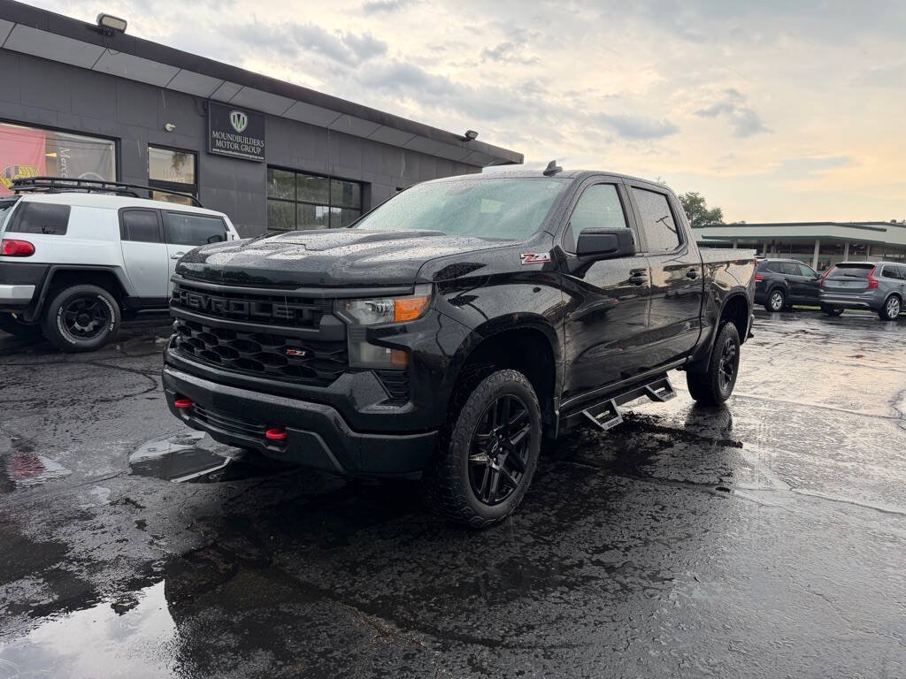 Used 2022 Chevrolet Silverado 1500 Custom Trail Boss AWD/4WD image 2